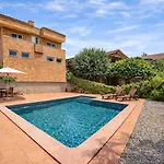 Nature & Tranquility Only 25km From Barcelona *