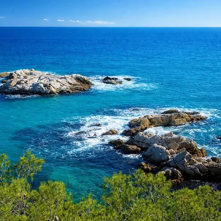Nature & Tranquility Only 25km From Barcelona فيلة